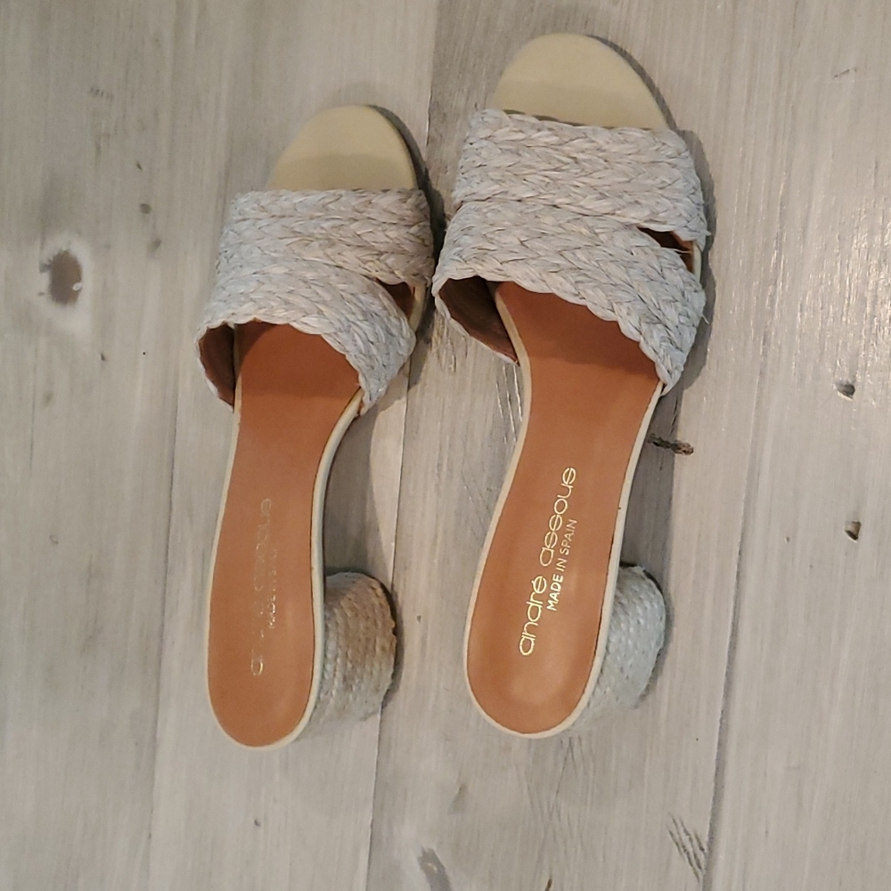 Andre Assous raffia slide heel sandal size 37 cream/beige/tan, leather sole